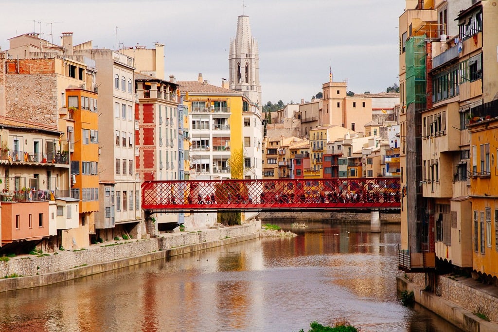 Descubre Girona en coche: Rutas imprescindibles por la carretera